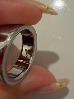 Oura Ring - Generation 4 - Silver - Size 9